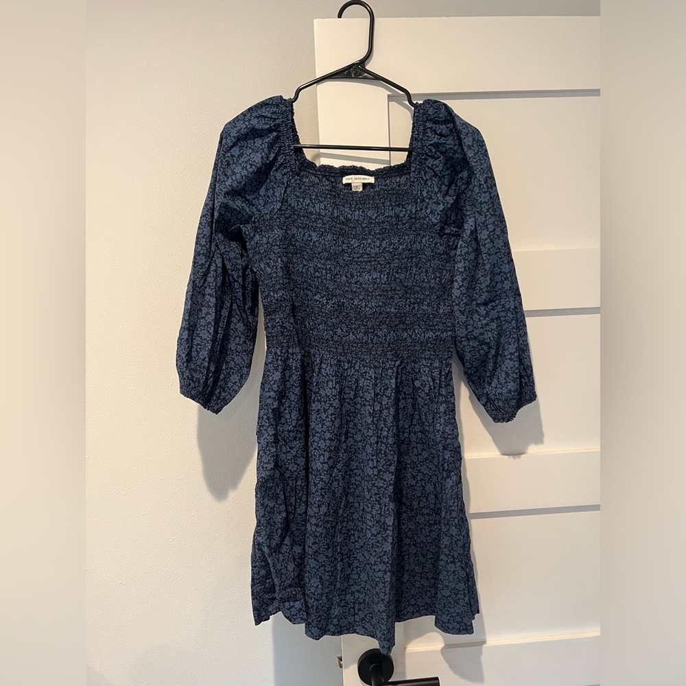 Free Assembly dress size small